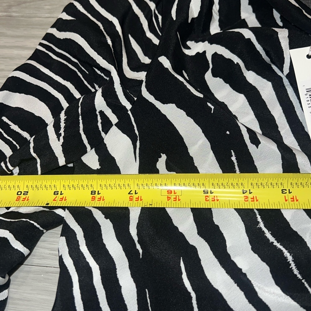 New TRINA TURK 100% Silk Zebra Print Kyoko Top Blouse Small Drape Neck MSRP $276 - Picture 5 of 6